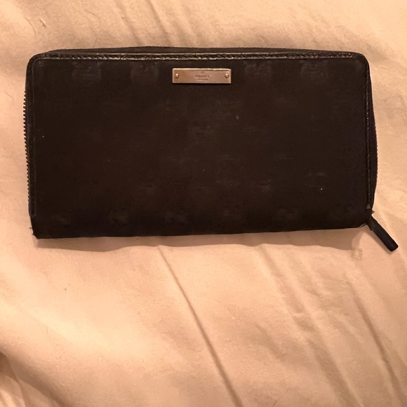 Gucci wallet - Picture 1 of 5